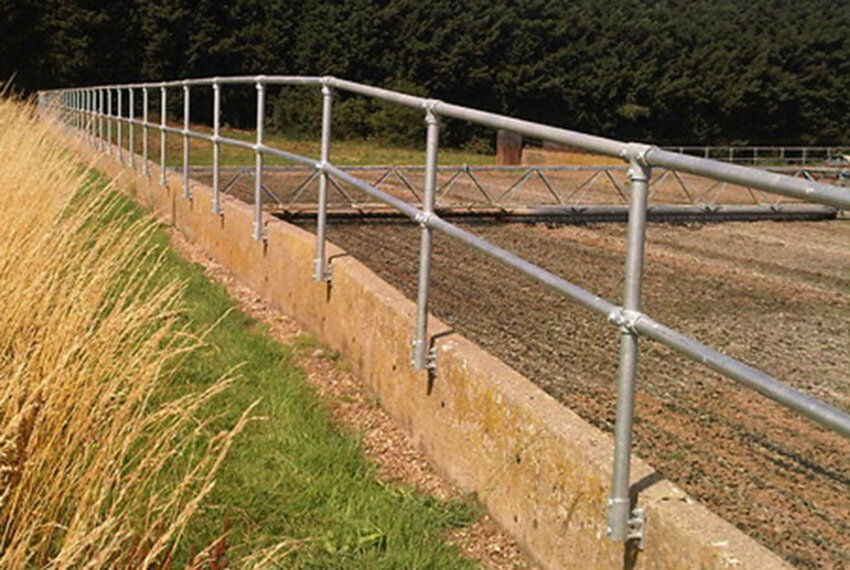 Fixed handrail